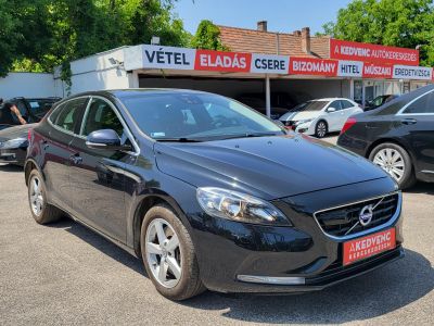 VOLVO V40 2.0 D [D3] Summum Geartronic M.o.-i. Klíma Tempomat Bluetooth 138e km!