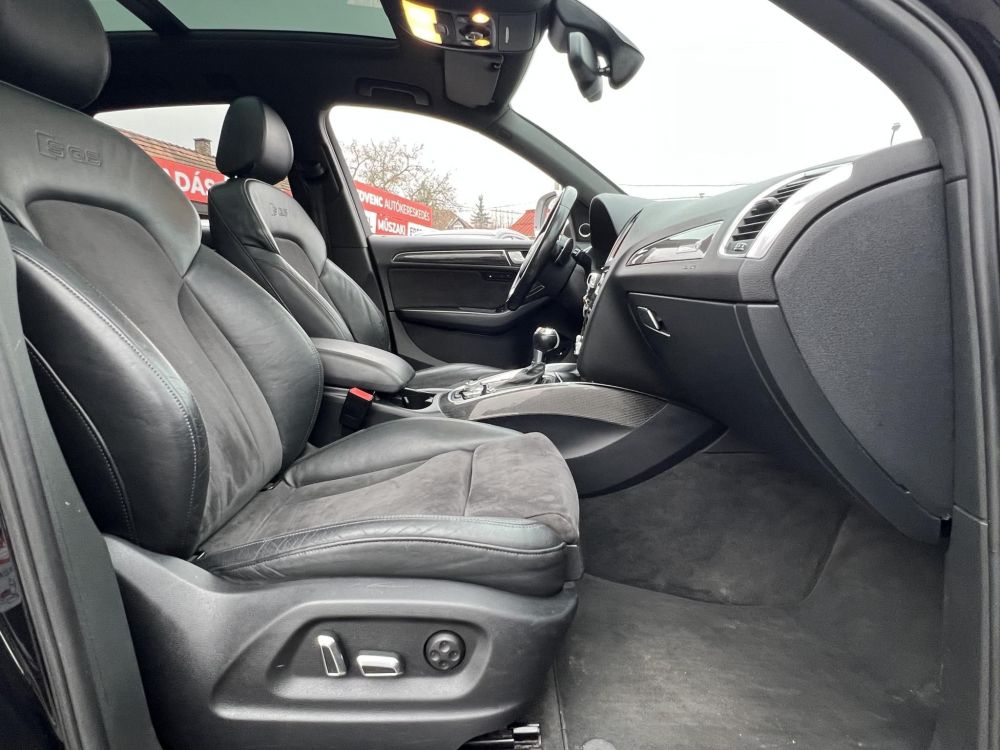 AUDI Q5 SQ5 3.0 TDI quattro Tiptronic ic Xenon Panorámatető Távtartó Navi Kamera Memória Ülésfűtés Vonóhorog