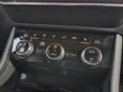 SKODA SUPERB Combi 2.0 TDi SCR Style LED Navi Tempomat Kamera Memória Ülésfűtés Bőr Vonóhorog Carplay
