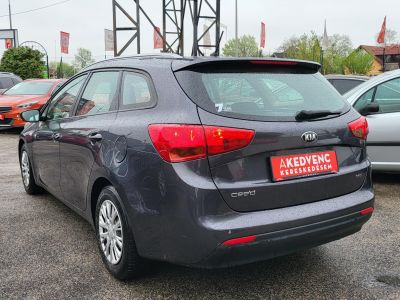 KIA CEE'D SW 1.6 CRDI LX Klíma Tempomat Navi Bluetooth Szervizelt!