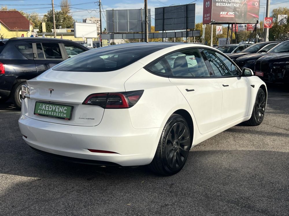 TESLA MODEL 3 Long Range AWD (Automata) FACELIFT. hőszivattyú. premium hifi. mátrix LED!