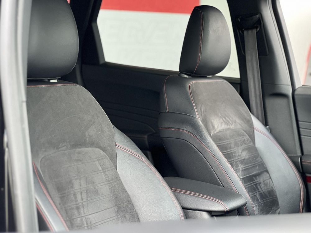 FORD KUGA 2.5 FHEV ST-Line X CVT 42e km. újszerű állapot