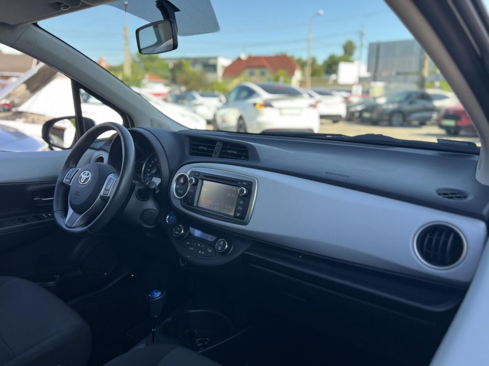 TOYOTA YARIS 1.5 HSD Trend e-CVT 103e km. Márkaszervizelt!