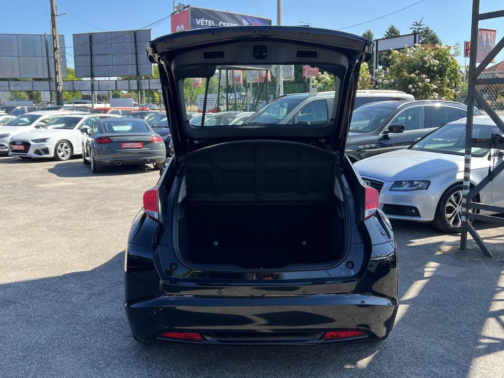 HONDA CIVIC 1.4 Comfort M.o-i. Klíma Tempomat Bluetooth Márkaszervizelt!