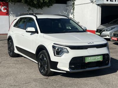 KIA NIRO e-Niro 64kWh Gold Carplay. Tolatókamera. Virtual cockpit. Végig márkaszervizelt!