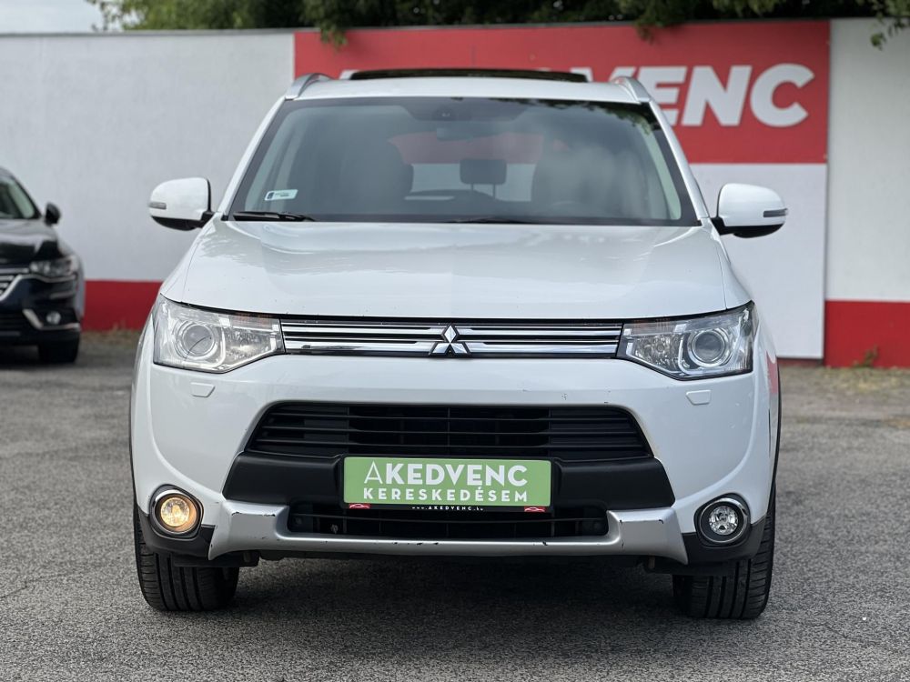MITSUBISHI OUTLANDER 2.0 MIVEC Instyle Navi 4WD CVT