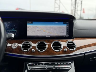 MERCEDES-BENZ E 220 d 9G-TRONIC Megkímélt állapot. LED Holttér HUD Carplay Fakormány 360kamera