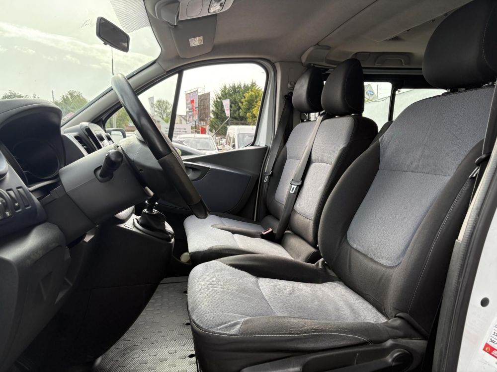OPEL VIVARO 1.6 CDTI L1H1 2.7t Start-Stop Euro 6 (9 személyes) M.o.-i. 1.tul. Tempomat Klíma Tolatóradar