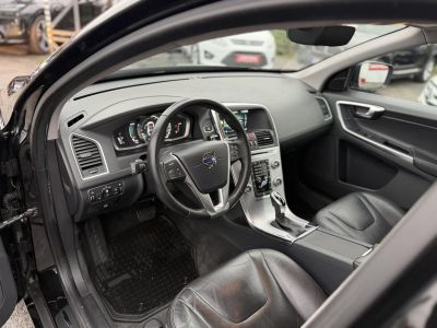 VOLVO XC60 2.0 D [D4] Momentum Geartronic FWD 155e km. Magyarországi Navi Memória Tempomat Ülésfűtés PDC Bluetooth