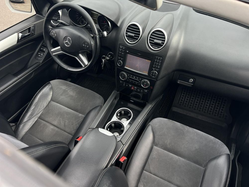 MERCEDES-BENZ ML 320 CDI (Automata) harman/kardon. légrugó. napfénytető. hátsó TV. alcantara belső!