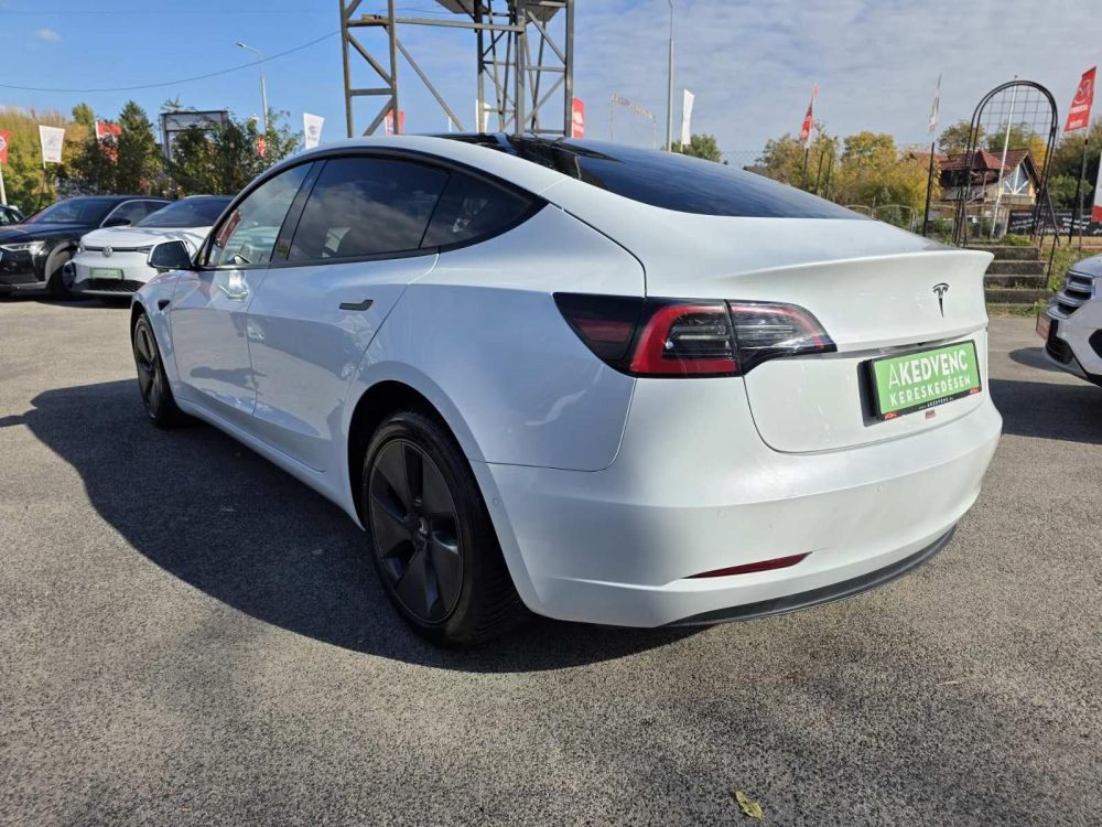 TESLA MODEL 3 Standard Range Plus Aut 35e km. garanciális. hőszivattyú. prémium hifi. mátrix LED!