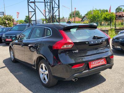 VOLVO V40 2.0 D [D3] Summum Geartronic M.o.-i. Klíma Tempomat Bluetooth 138e km!