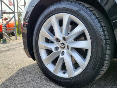 SKODA SUPERB Combi 2.0 TDi SCR Style LED Navi Tempomat Kamera Memória Ülésfűtés Bőr Vonóhorog Carplay