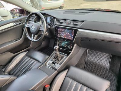 SKODA SUPERB Combi 2.0 TDi SCR Style LED Navi Tempomat Kamera Memória Ülésfűtés Bőr Vonóhorog Carplay
