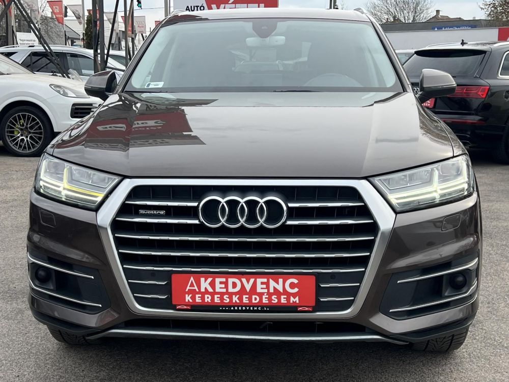 AUDI Q7 3.0 V6 TDI quattro Tiptronic ic M.o.i. 1.tul. rendszeresen karbantartott. vezérlés cserélve!