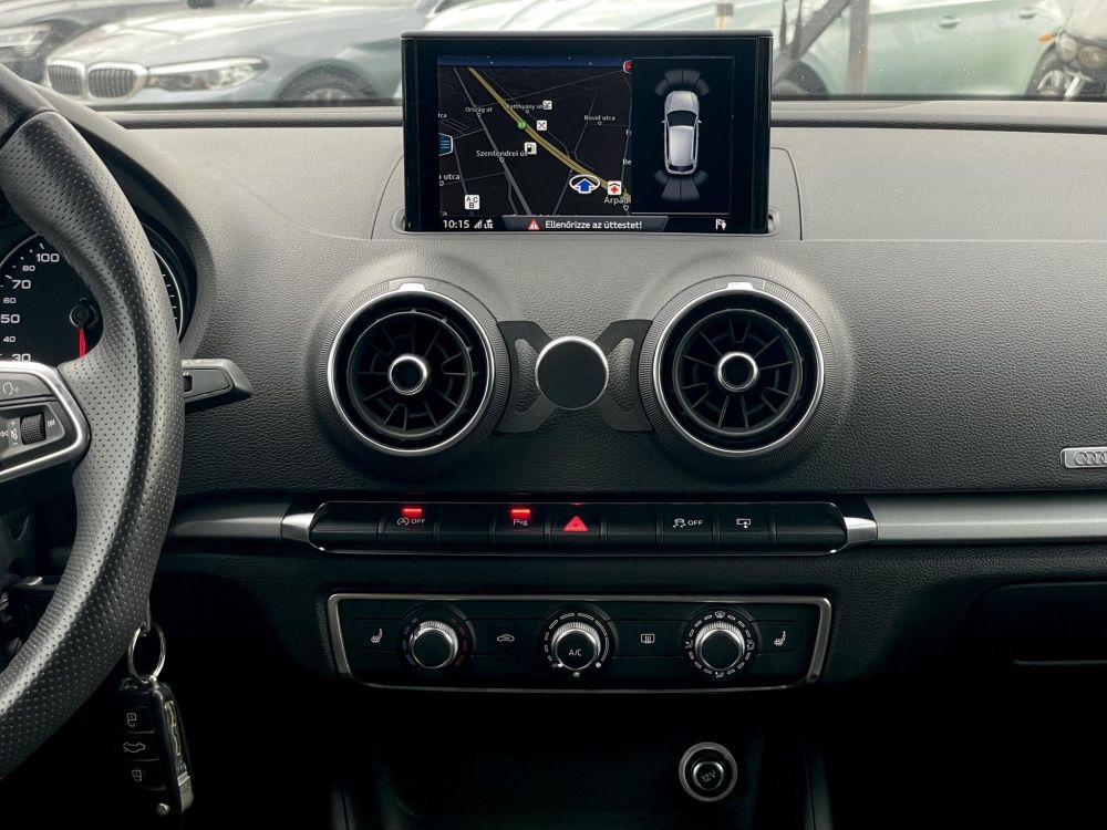 AUDI A3 Sportback 1.6 TDI Sport Friss vezérlés! Xenon Tempomat Navi Bluetooth Ülésfűtés