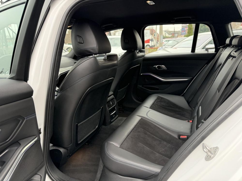 BMW 330e M Sport (Automata) Frissen szervizelt. Új téli gumik!