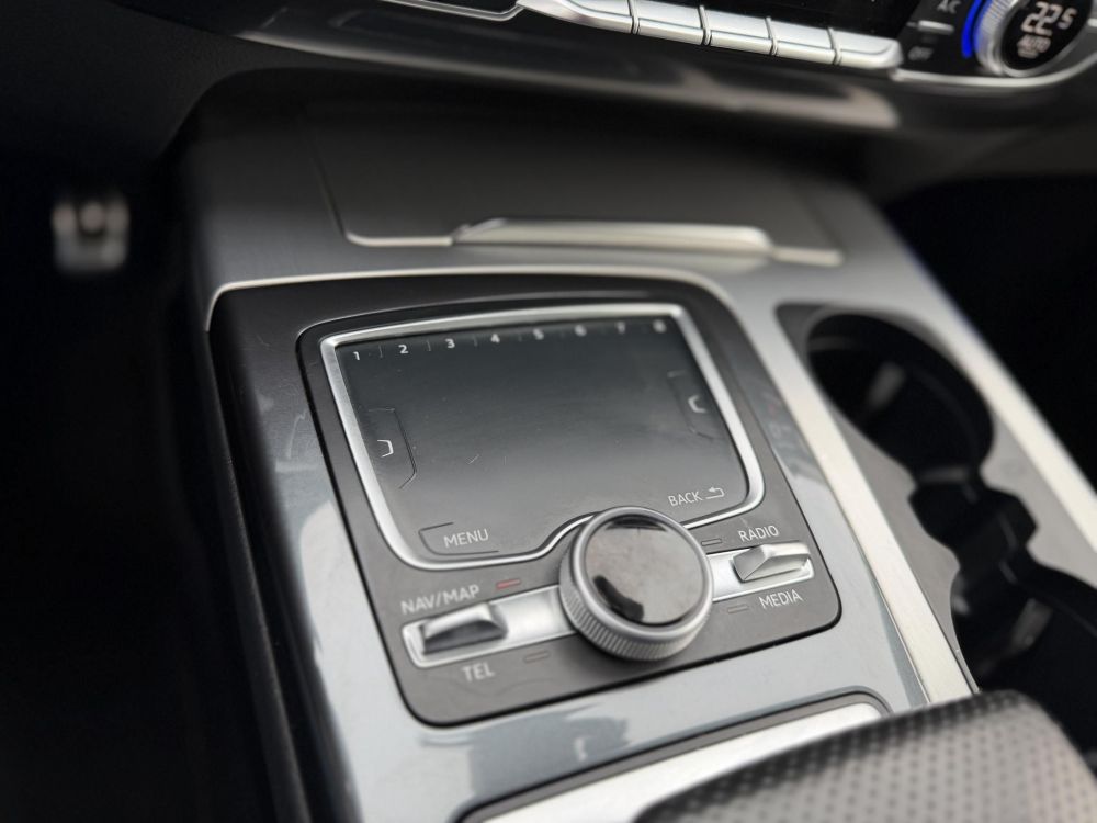 AUDI Q7 3.0 V6 TDI quattro Tiptronic ic [7 személy] S-line M.o.-i. BOSE. virtual cockpit. kamera. keyless. holttér
