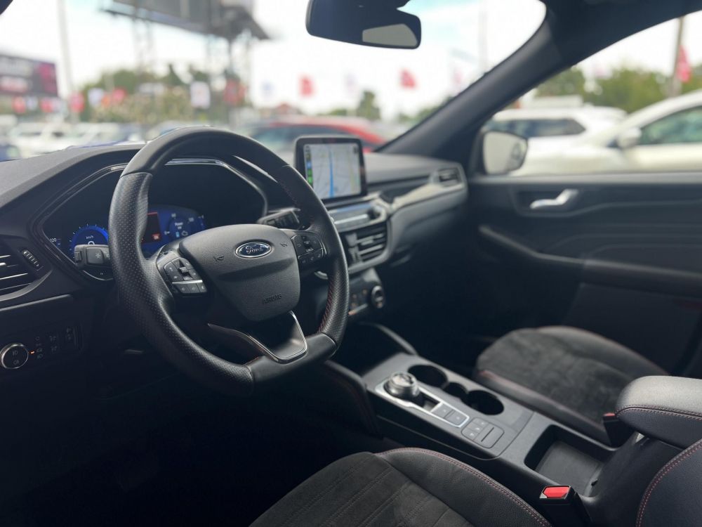 FORD KUGA 2.5 FHEV ST-Line X CVT 42e km. újszerű állapot