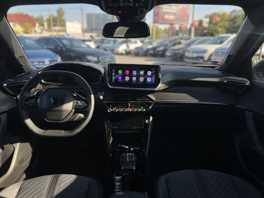 PEUGEOT 2008 1.2 Hybrid Allure e-DCS6 6e km. 360 kamera. Drive assist csomag. Keyless-Go. Újszerű állapot!