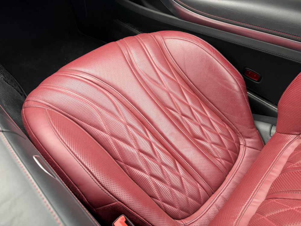 MERCEDES-AMG S 63 4Matic+ 9G-TRONIC 46e km. MAGIC SKY CONTROL. Újszerű állapot. Designo belső!