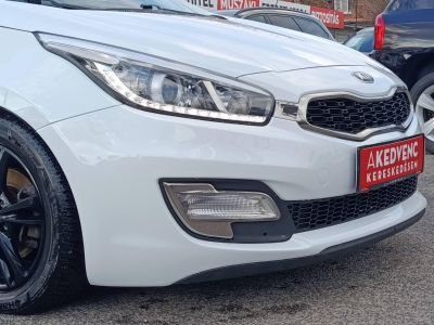 KIA CEE'D Pro1.6 CRDI EX Klíma Tempomat Bluetooth 182e km!