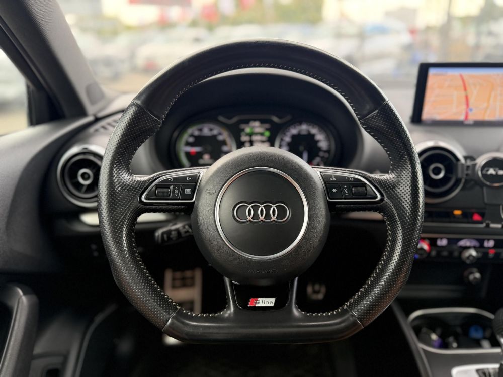 AUDI A3 Sportback 1.4 TFSI Ambiente S-tronic e-tron Bang and Olufsen. panoráma tető. 40km elektromos hatótáv. vezérlés cserélve!
