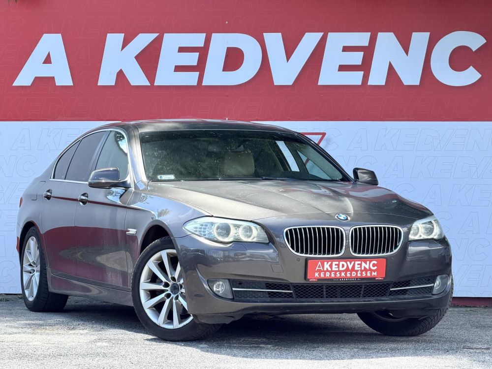 BMW 520d (Automata) Napfénytető. vaj bőrbelső. memória. HUD. kamera. 2 gyári kulcs!