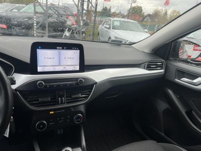 FORD FOCUS 1.0 EcoBoost Connected M.o.-i. 1.tul. Márkaszervizelt!