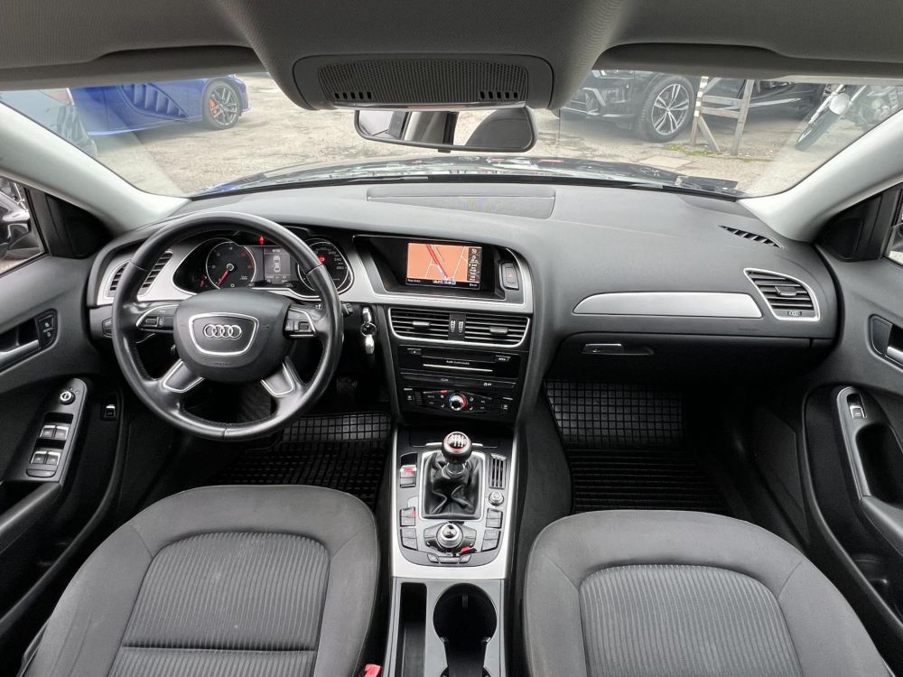 AUDI A4 2.0 TDi Klíma Tempomat Bluetooth 142e km!
