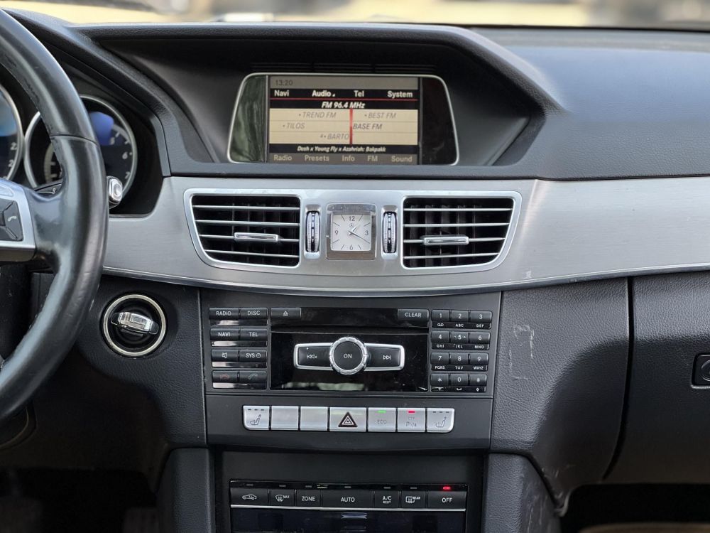 MERCEDES-BENZ E-OSZTÁLY E 200 Avantgarde (Automata) Napfénytető Ülésfűtés F1 váltó Bőr belső Ex taxi A LEGJOBB ÁRON!