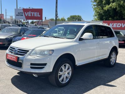 VOLKSWAGEN TOUAREG 3.0 V6 TDI Tiptronic ic Magyarországi. 3.5T vonóhorog. napfénytető. barna bőr. szervizelt!