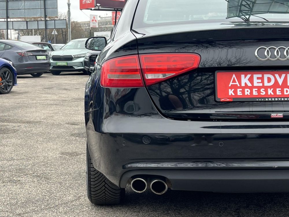 AUDI A4 2.0 TDi Klíma Tempomat Bluetooth 142e km!