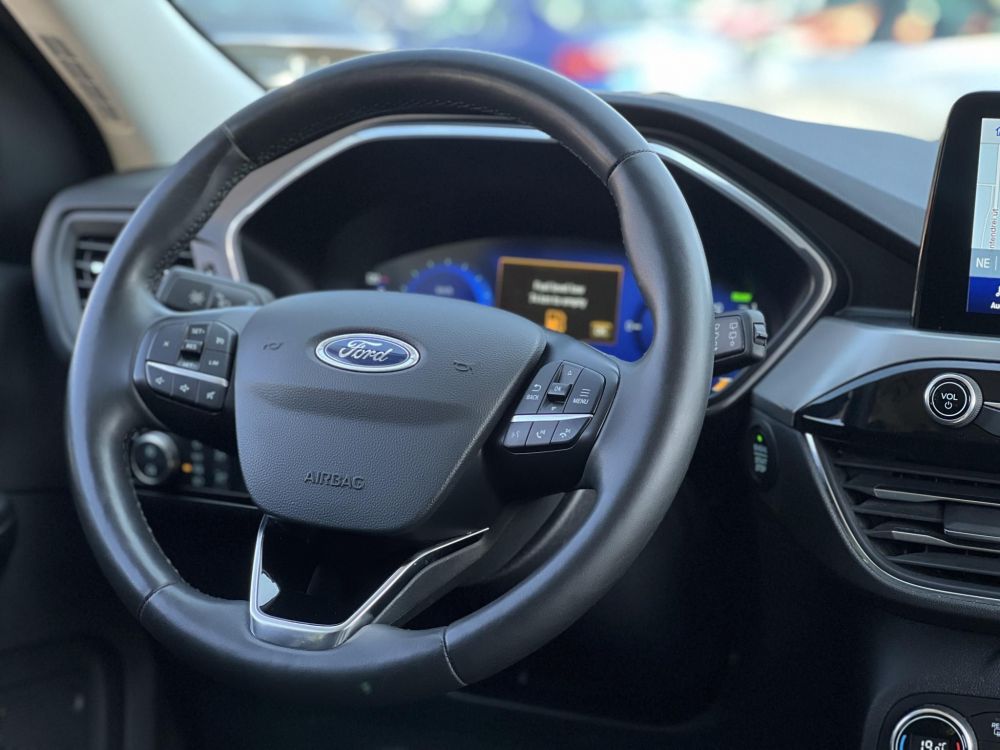 FORD KUGA 2.5 PHEV Freedom CVT 49e km. LED fényszórók. kamera. carplay. ülésfűtés. kormányfűtés. CARPLAY!