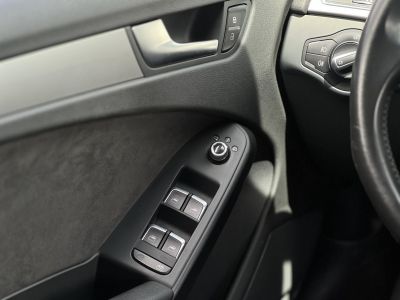 AUDI A4 Avant 2.0 TDI DPF EU5 S-line Vezetett szervizkönyv!