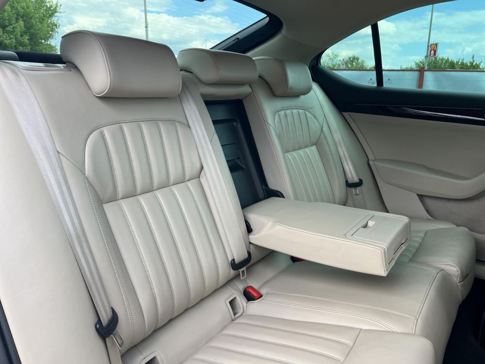 SKODA SUPERB 2.0 TDI SCR L&K DSG Vaj bőrbelső. tolatókamera. adaptív futómű. teljes szerviztörténet!