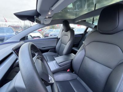 TESLA MODEL 3 RWD (Automata) HIGHLAND 27e km. AMD Ryzen. Gyári garancia 2032-ig. 500km hatótáv!