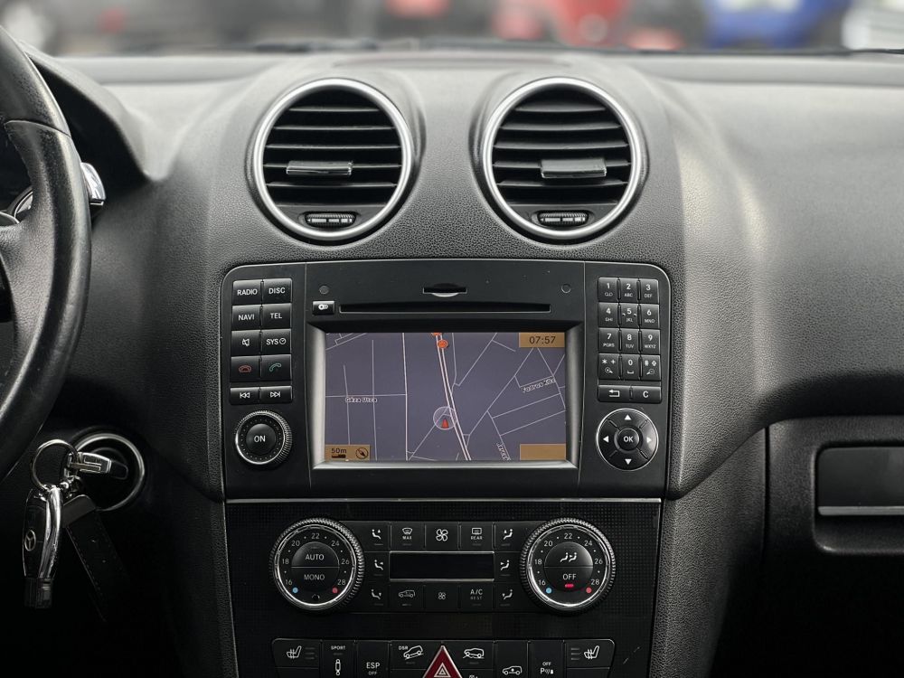 MERCEDES-BENZ ML 320 CDI (Automata) harman/kardon. légrugó. napfénytető. hátsó TV. alcantara belső!