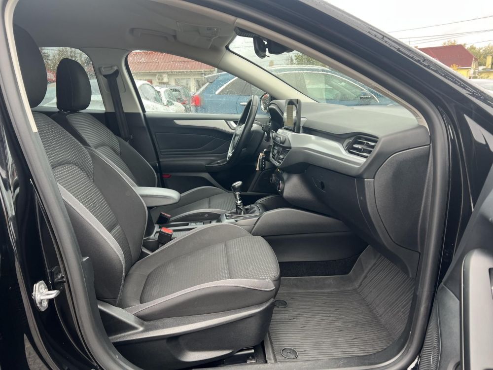 FORD FOCUS 1.0 EcoBoost Connected M.o.-i. 1.tul. Márkaszervizelt! Carplay