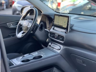 HYUNDAI KONA EV 64kWh Premium 124e km. 400+ hatótáv. napfénytető. Kitünő állapot!