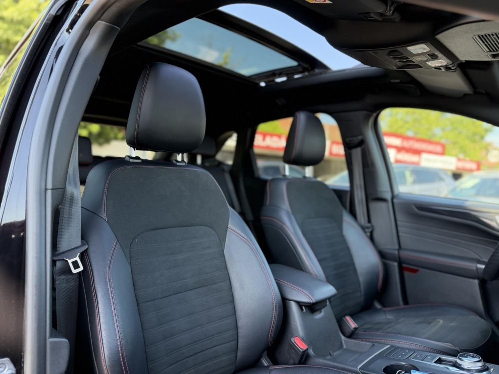 FORD KUGA 2.5 PHEV ST-Line CVT LED fényszórók. napfénytető. kamera. vonóhorog. CARPLAY!