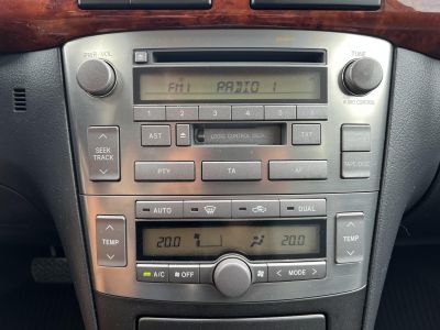 TOYOTA AVENSIS 2.0 Sol Executive (Automata) Tempomat Digitklíma Ülésfűtés Bőr Téli-nyári gumi!