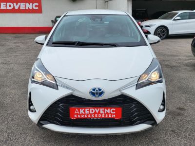 TOYOTA YARIS 1.5 Hybrid Comfort Style e-CVT 121e km. Digitklíma Kamera Bluetooth Sávváltó