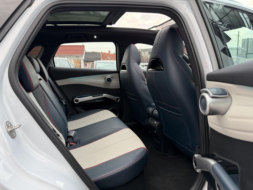 BYD ATTO 3 Design 60,4kWh M.o.-i. 1.tul. LFP. garanciális. panorámatető. világos belső!