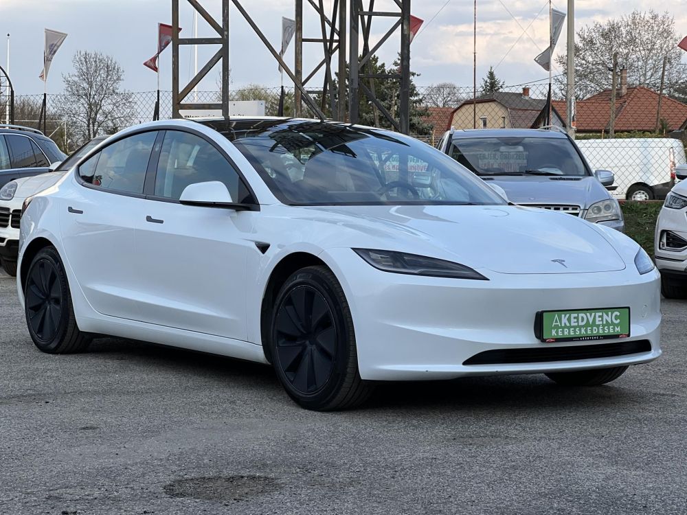 TESLA MODEL 3 RWD Premium (Automata) Ülésszellőztetés. hátsó kijelző. 2031-ig garancia!