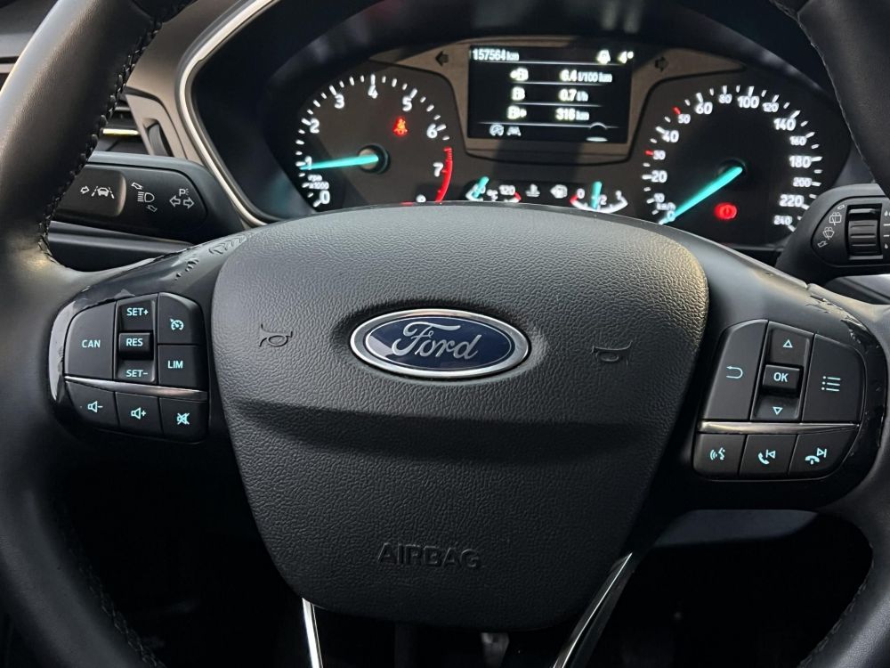 FORD FOCUS 1.0 EcoBoost Connected M.o.-i. 1.tul. Márkaszervizelt! Carplay