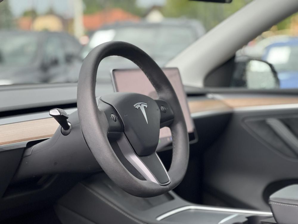 TESLA MODEL Y Long Range AWD (Automata) 94e km. 510km hatótáv. RYZEN proci. 2031-ig garancia!