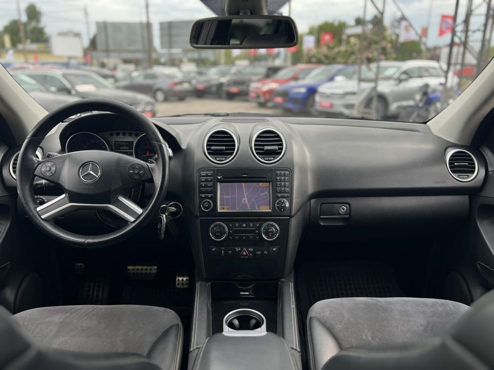 MERCEDES-BENZ ML 320 CDI (Automata) harman/kardon. légrugó. napfénytető. hátsó TV. alcantara belső!