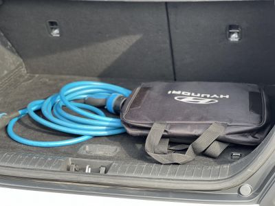 HYUNDAI KONA EV 64kWh Style HUD. parkolóasszisztens. sávtartó. CarPlay. 400km hatótáv!