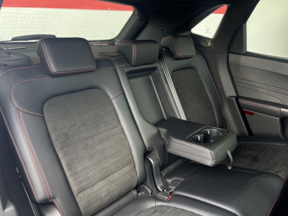 FORD KUGA 2.5 FHEV ST-Line X CVT 42e km. újszerű állapot